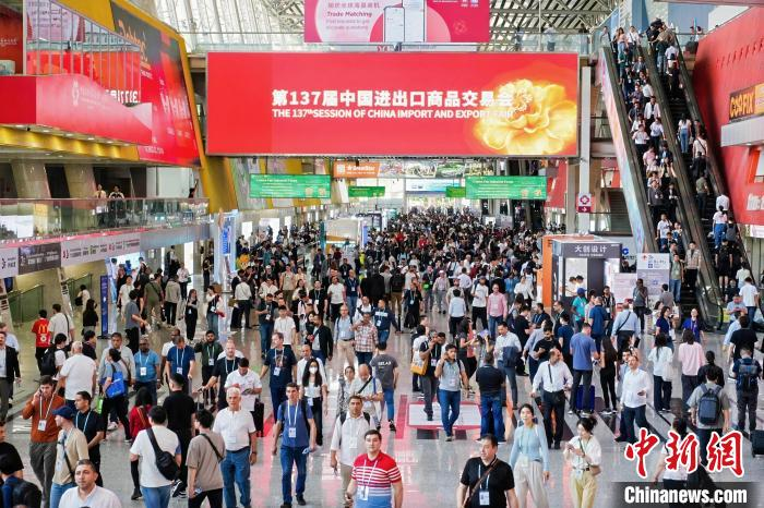 Smert Manufacturing QGM lucet ad Canton Fair | QGM Shares sit Mundus See the Power of Chinese Bricks Machines