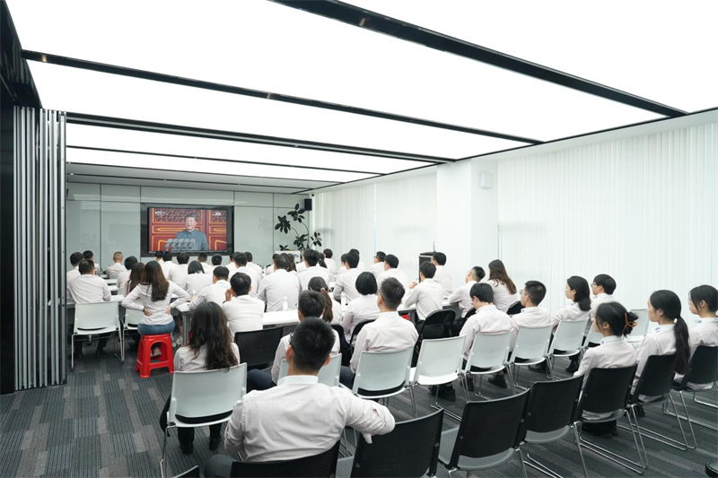 Decem annos ups et Downs, 1.4 Billion Populi Cordis-QGM communicat Gloria cum matre sua