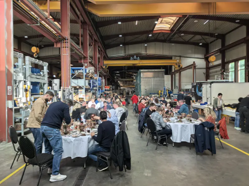 Olla calida Sinensium aromatica Germaniam attingit! Quangong Machinery Co, Ltd. subsidiaria Zenit celebrat project successus.